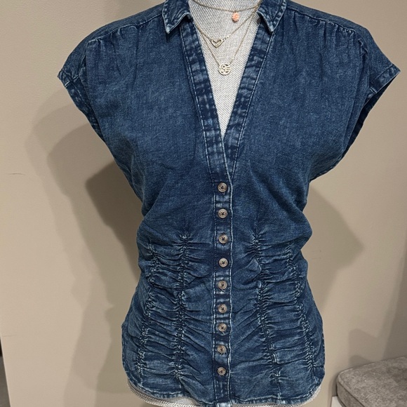 ANTHROPOLOGIE Denim Blue Women's Top Pilcro size M - Picture 8 of 10